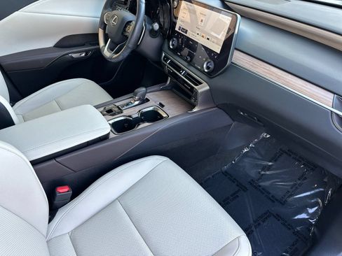 Used 2024 Lexus RX 350 Premium w/ Convenience Package FWD image 18