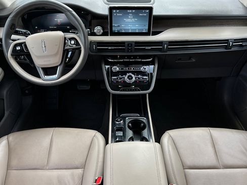 Used 2022 Lincoln Corsair Reserve image 12