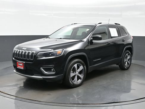 Used 2019 Jeep Cherokee Limited w/ Luxury Group AWD/4WD image 2