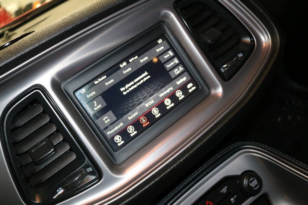 Used 2023 Dodge Challenger SXT RWD image 33