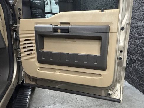 Used 2012 Ford F250 Lariat w/ Chrome Pkg RWD image 32