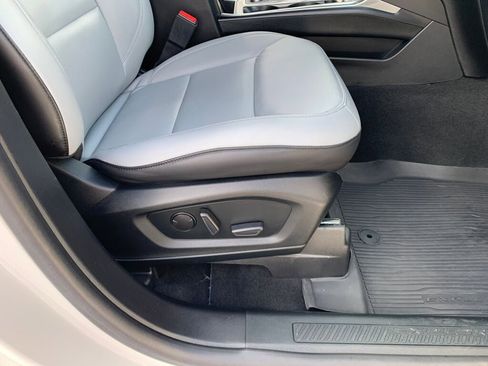 Used 2021 Ford Explorer XLT w/ Equipment Group 202A image 15