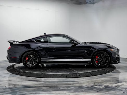 Used 2022 Ford Mustang Shelby GT500 w/ Technology Package image 16