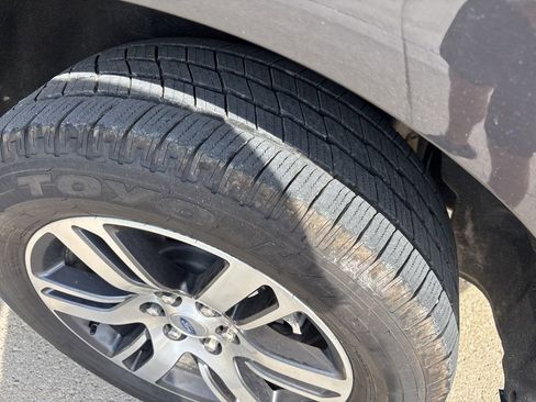 Used 2024 Ford Expedition Limited image 9