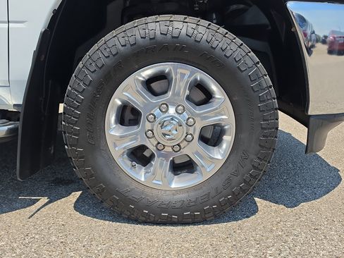 Used 2022 RAM 3500 Big Horn w/ Level C Equiment Group AWD/4WD image 10