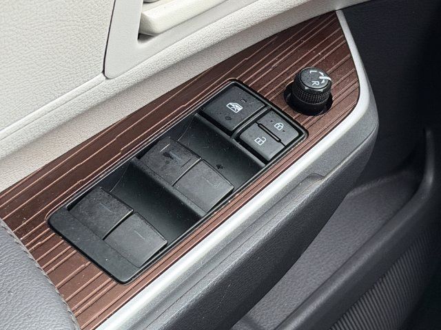 Certified 2022 Toyota Sienna LE FWD image 33