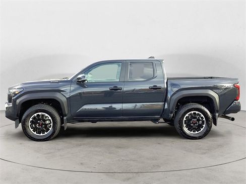 Certified 2025 Toyota Tacoma TRD Off-Road image 2