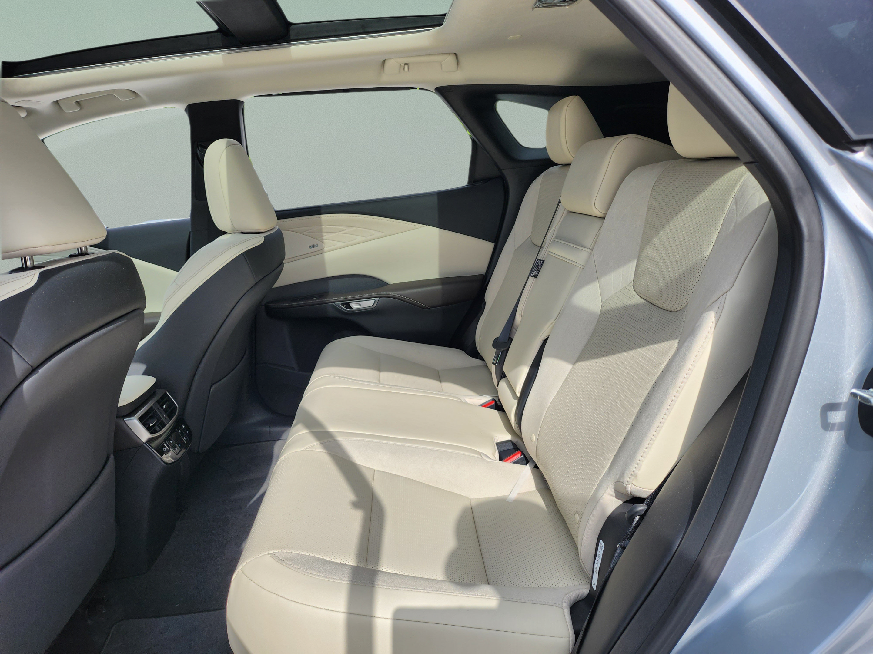 Used 2024 Lexus RX 350 FWD w/ Convenience Package image 20