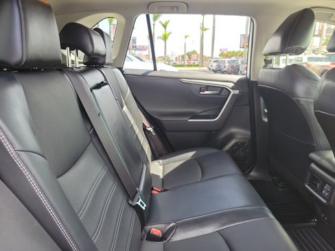 Used 2021 Toyota RAV4 Limited image 15