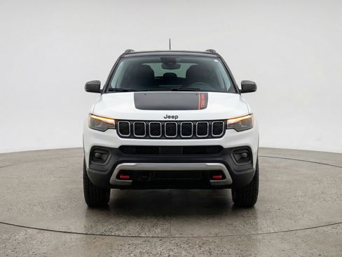 Used 2025 Jeep Compass Trailhawk AWD/4WD image 2