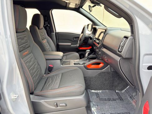 Used 2026 Nissan Frontier Pro-X w/ Pro-X Convenience Package RWD image 15