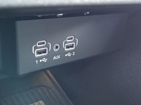 New 2026 Jeep Grand Wagoneer L Limited AWD/4WD image 15