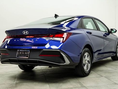 Used 2024 Hyundai Elantra SE FWD image 14