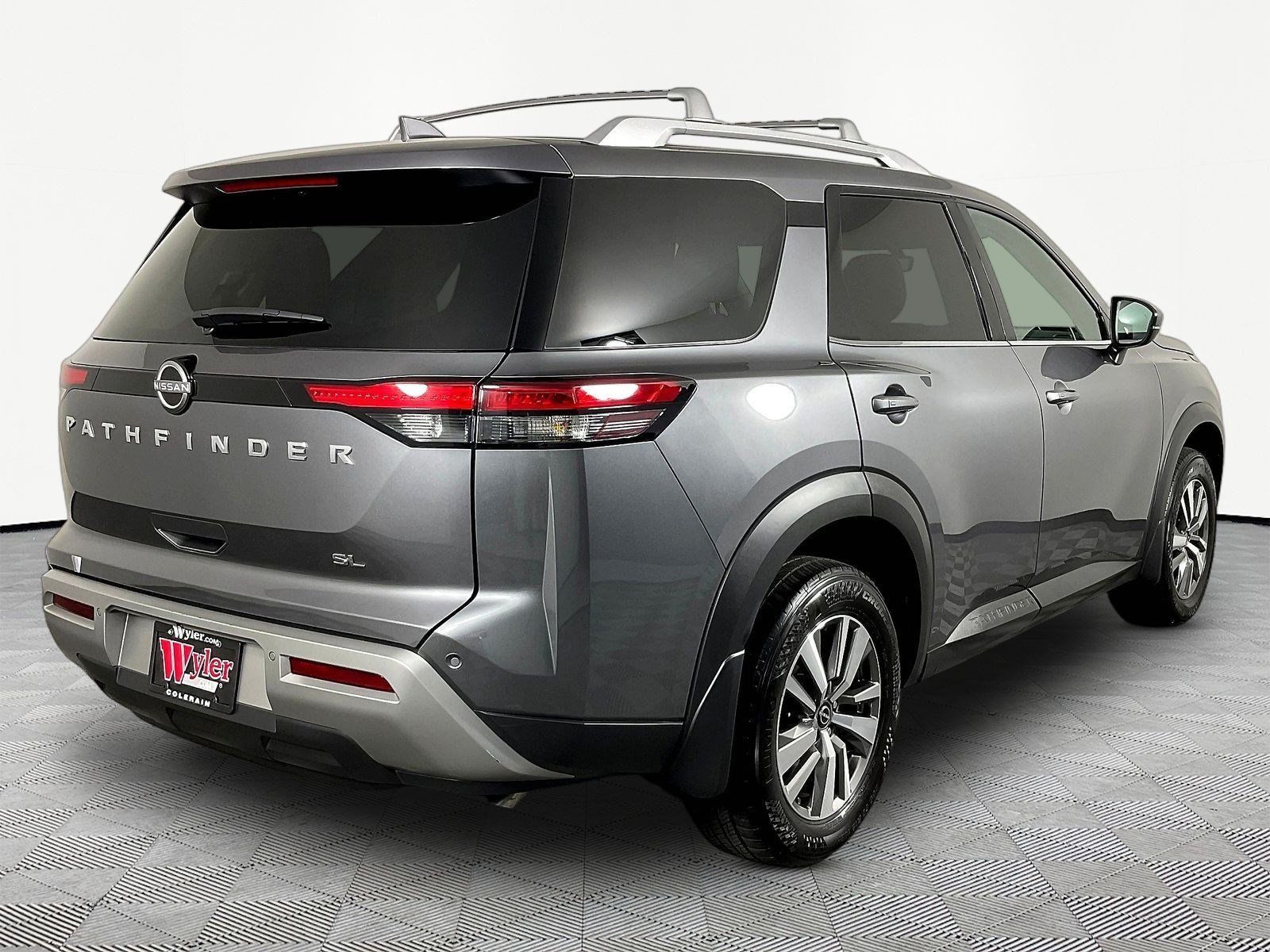 Certified 2025 Nissan Pathfinder SL FWD image 6