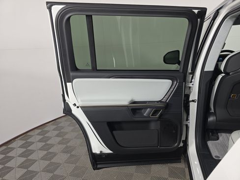 Used 2024 Rivian R1S Adventure AWD/4WD image 17
