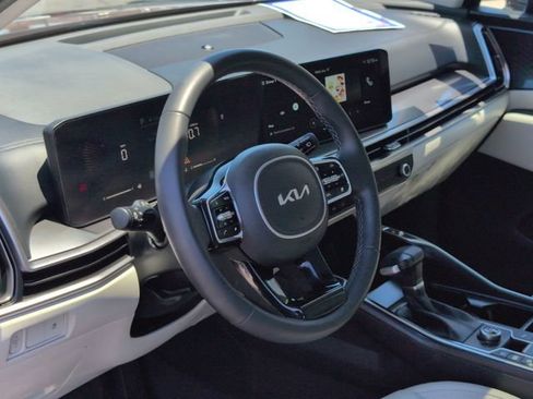 Certified 2025 Kia Sorento S w/ Panoramic Sunroof Package FWD image 14