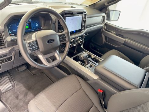 Used 2025 Ford F150 XLT w/ Equipment Group 302A MID RWD image 4