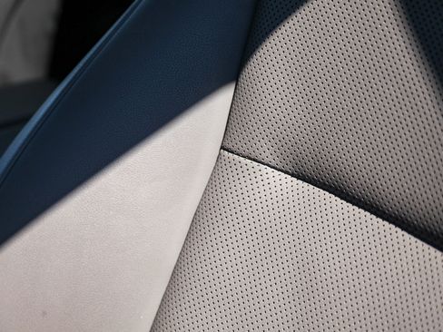 Used 2021 Lexus GX 460 Premium w/ Premium Package image 25