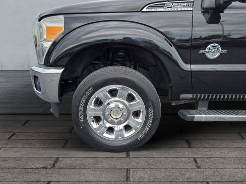 Used 2015 Ford F250 Lariat w/ Lariat Ultimate Package AWD/4WD image 27