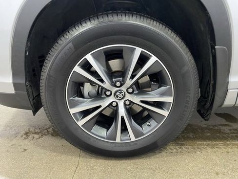 Certified 2017 Toyota Highlander LE image 23