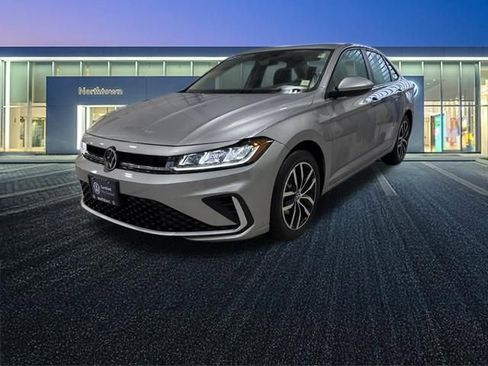 Certified 2025 Volkswagen Jetta SE image 8