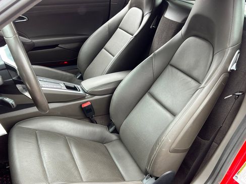 Used 2018 Porsche 718 Cayman S image 5