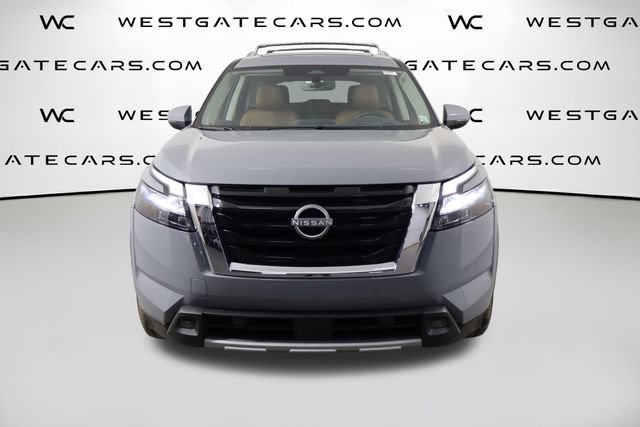 Used 2025 Nissan Pathfinder Platinum w/ Cargo Package AWD/4WD image 2