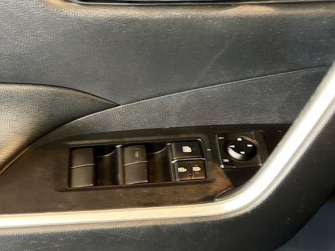 Used 2020 Toyota RAV4 XLE w/ Convenience Package AWD/4WD image 15