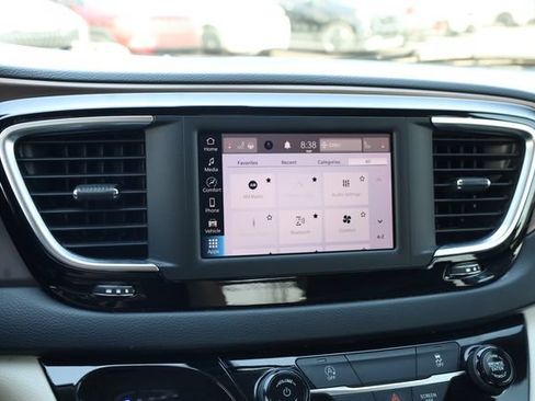 Used 2022 Chrysler Voyager LX FWD image 21