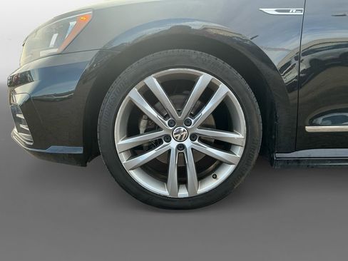 Used 2017 Volkswagen Passat 1.8T R-Line image 14
