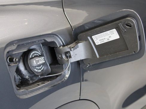 Used 2025 Audi SQ5 Prestige image 33