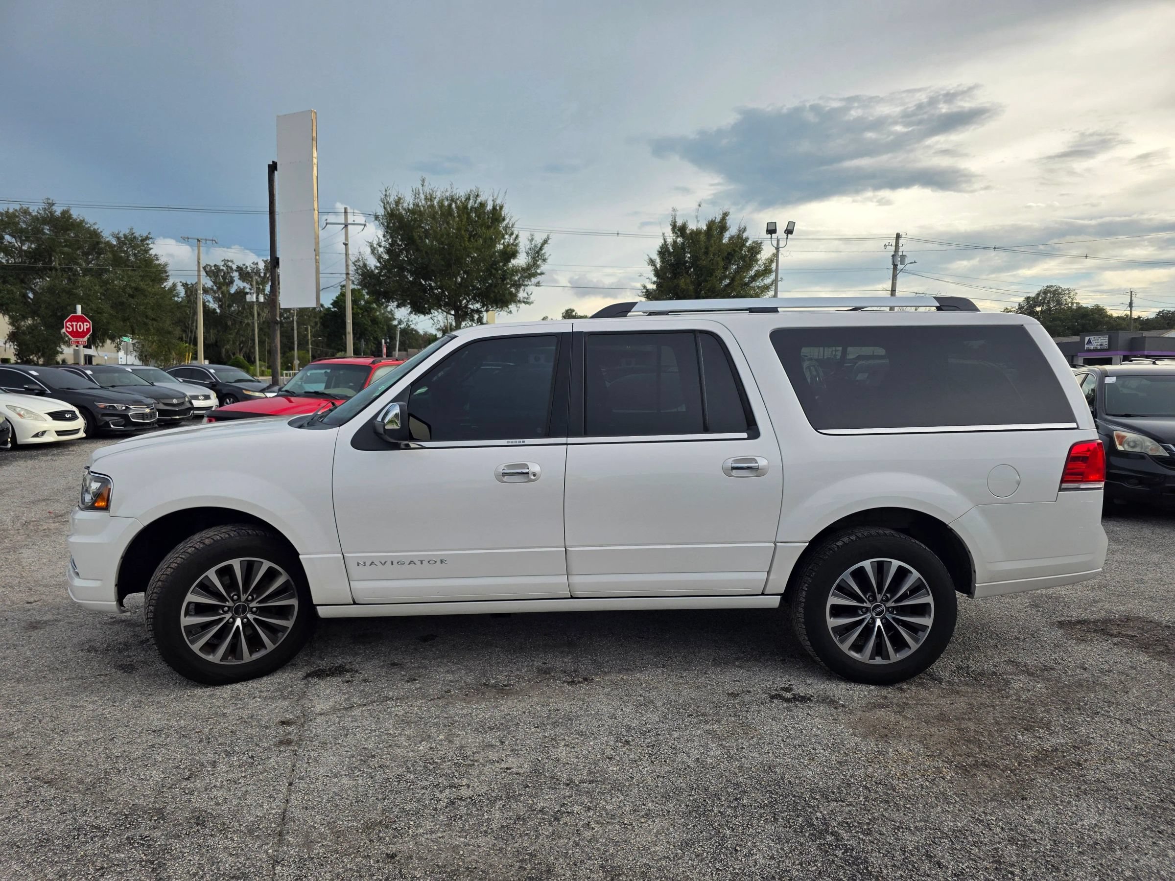 Used 2015 Lincoln Navigator L 2WD image 4