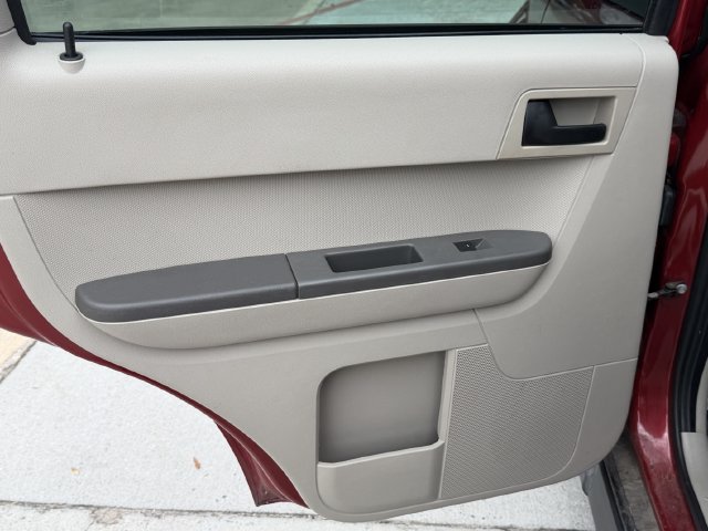 Used 2011 Ford Escape XLS w/ 101A Rapid Spec Order Code FWD image 22