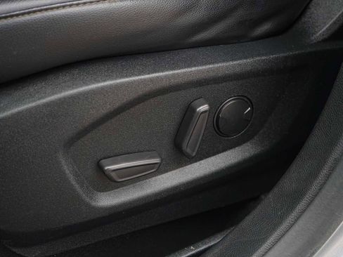 Used 2020 Ford Edge SEL image 12