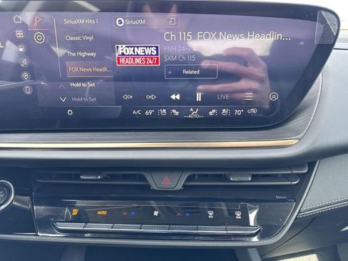 New 2026 Buick Envision Avenir image 16