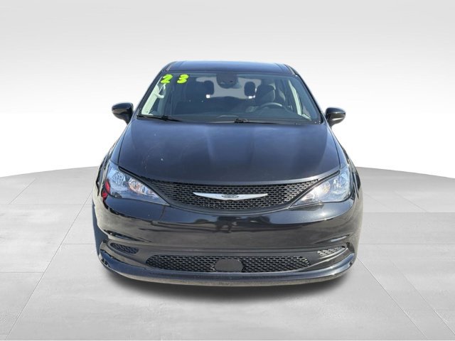 Used 2023 Chrysler Voyager LX FWD image 8