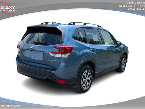Used 2022 Subaru Forester Premium AWD/4WD image 5