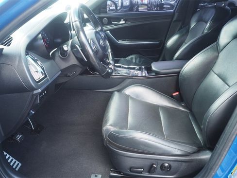 Used 2020 Kia Stinger GT-Line w/ Sun & Sound Package image 9
