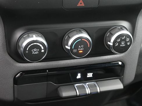 Used 2022 RAM 1500 Big Horn AWD/4WD image 18
