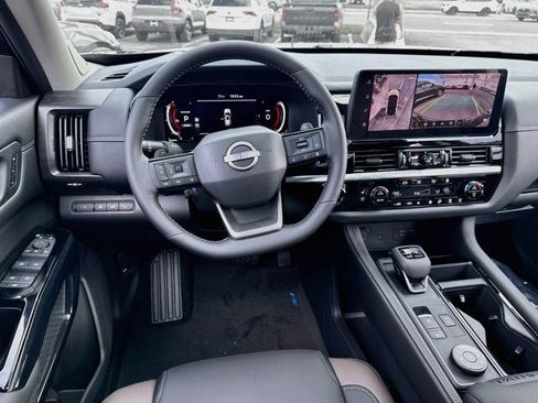 New 2026 Nissan Pathfinder Platinum AWD/4WD image 19