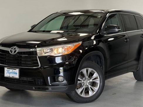Used 2014 Toyota Highlander XLE AWD/4WD image 1