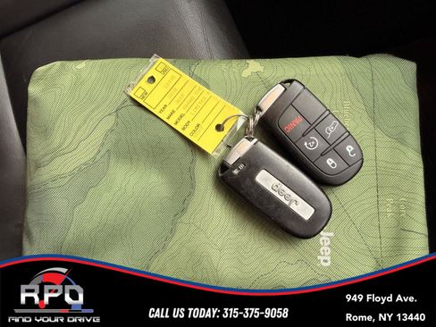 Used 2020 Jeep Grand Cherokee Limited AWD/4WD image 33