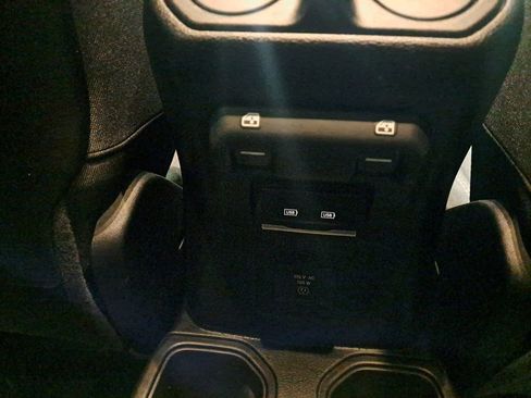 Used 2024 Jeep Wrangler Unlimited Rubicon w/ XTREMEE 35" Tire Package image 19