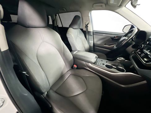 Used 2021 Toyota Highlander LE image 31