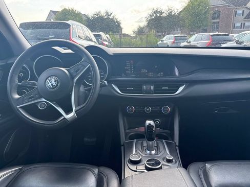 Used 2019 Alfa Romeo Stelvio AWD image 8