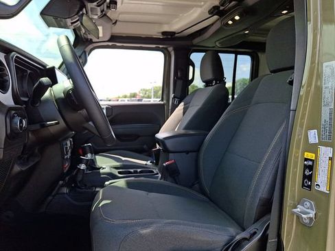 Used 2025 Jeep Wrangler Unlimited Sport AWD/4WD image 11