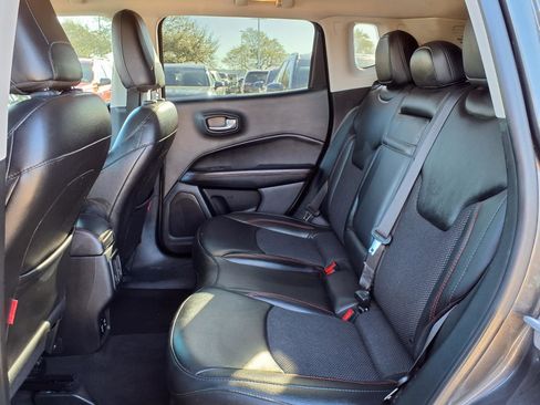 Used 2019 Jeep Compass Trailhawk image 18