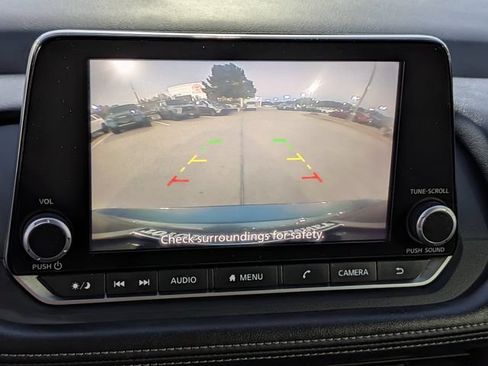 Used 2024 Nissan Rogue SV FWD image 18
