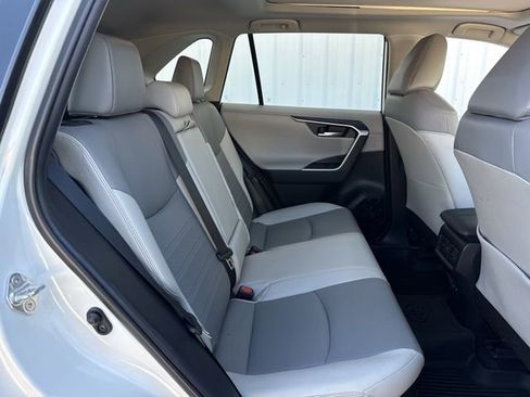 Used 2020 Toyota RAV4 Limited image 34