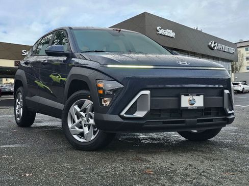 New 2026 Hyundai Kona SE image 1
